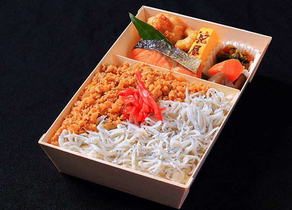 朝凪～あさなぎ～（二色弁当）